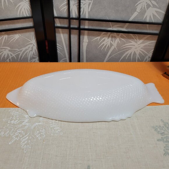 Vintage Milk Glass GlasBake Fish Sushi Sashimi Serving Platter - 18" - Picture 2 of 6